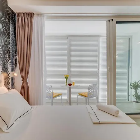 New Sunny With Balcony, Center *