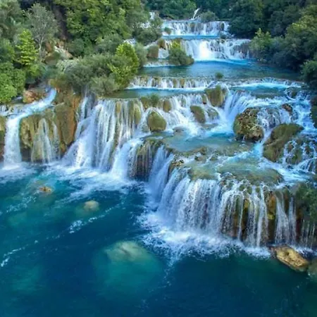 New Sunny With Balcony, Center *