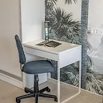 شقة New Sunny With Balcony, Center