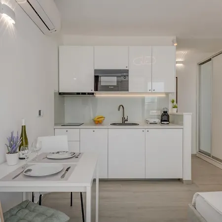 New Sunny With Balcony, Center Appartement