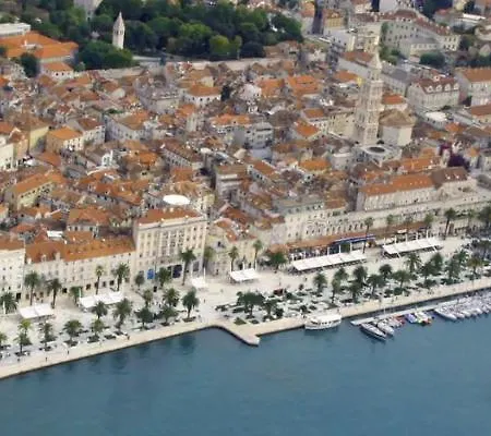 Apartmán New Sunny With Balcony, Center Split